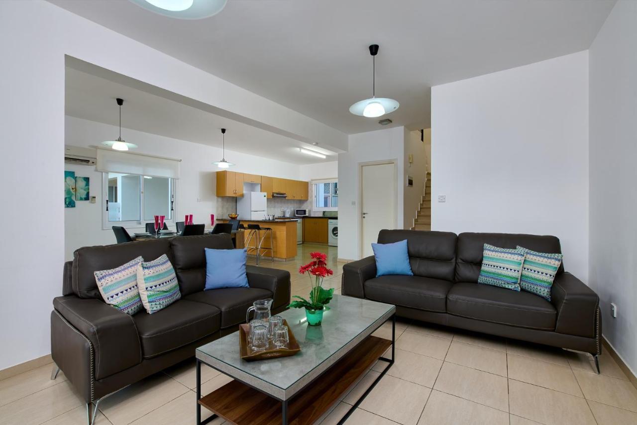 Villa Crystal By Ezoria Villas Coral Bay Luaran gambar