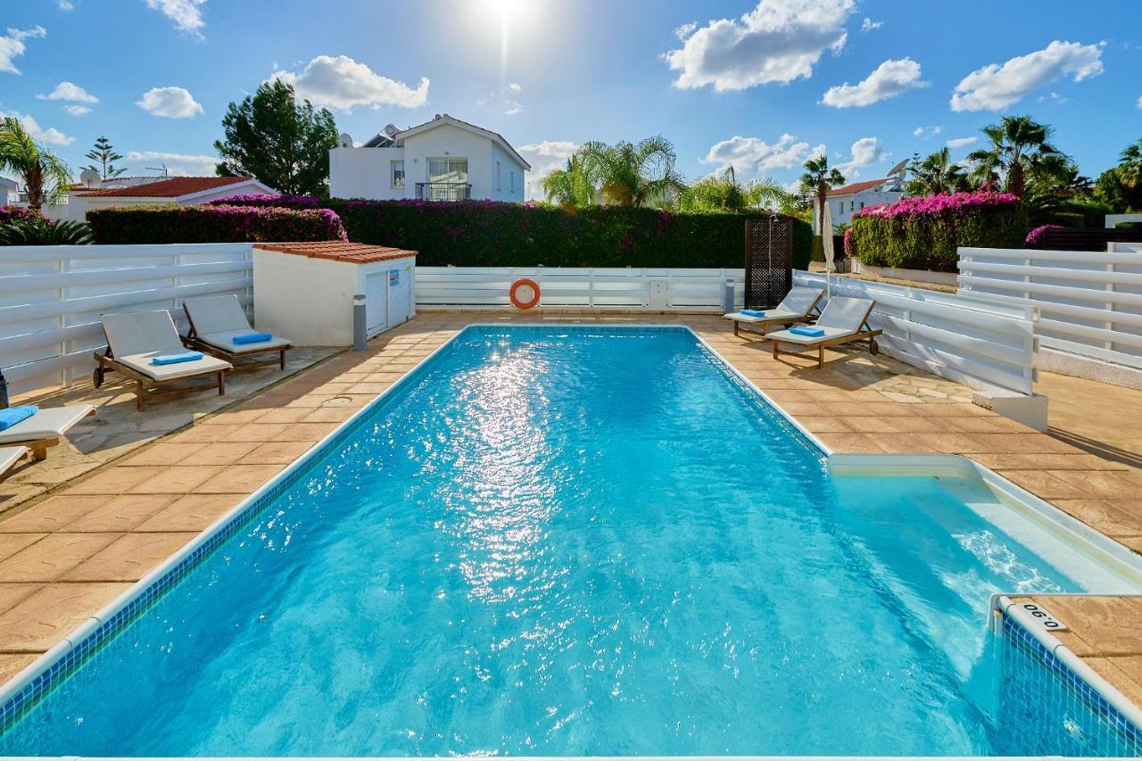 Villa Crystal By Ezoria Villas Coral Bay Luaran gambar