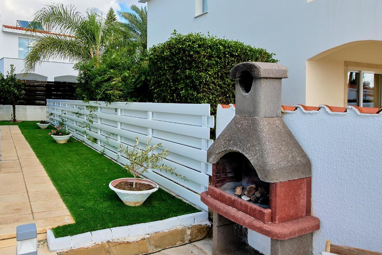 Villa Crystal By Ezoria Villas Coral Bay Luaran gambar