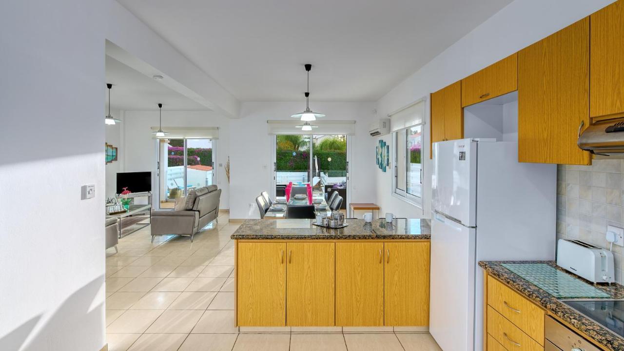 Villa Crystal By Ezoria Villas Coral Bay Luaran gambar