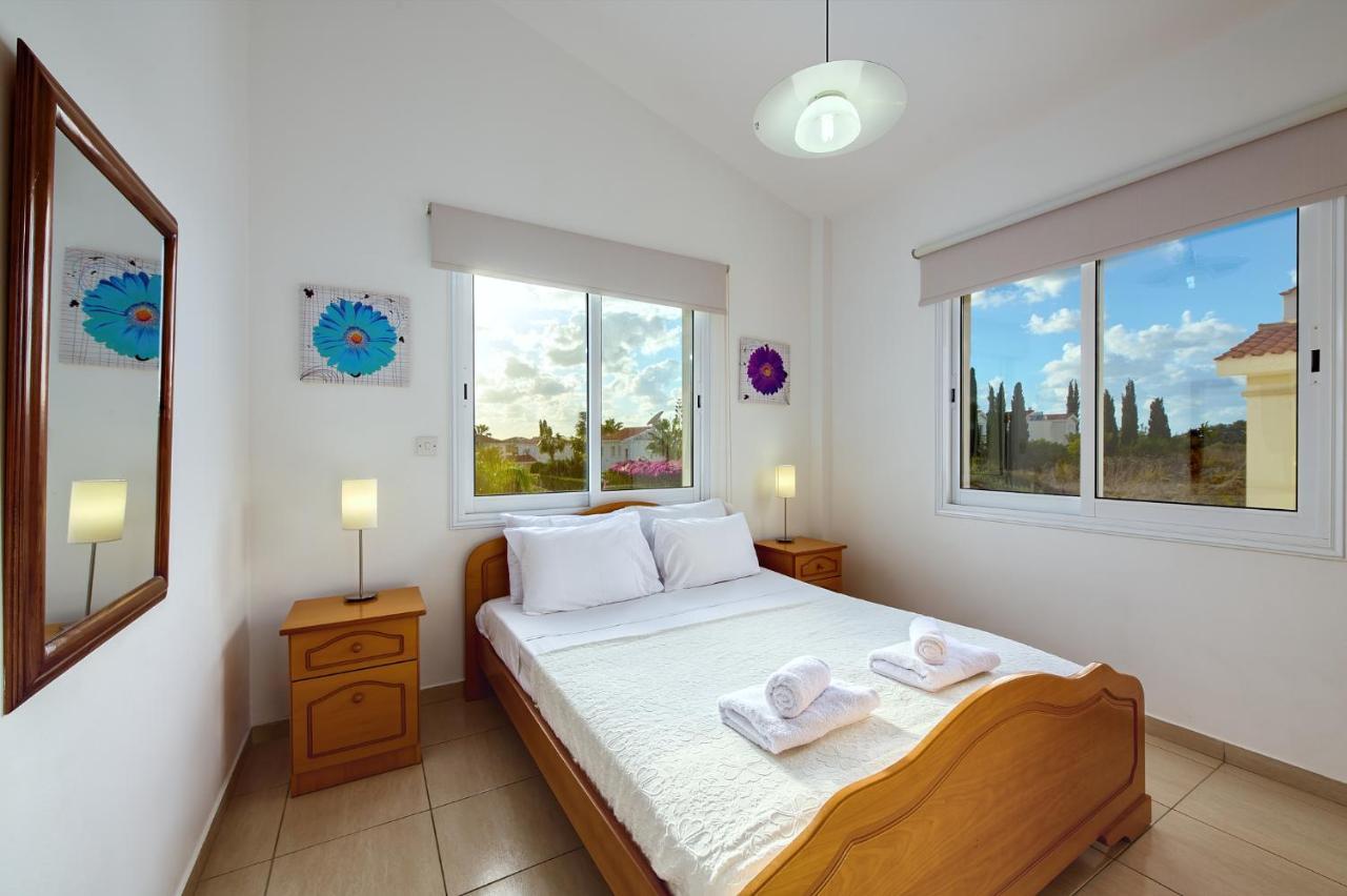 Villa Crystal By Ezoria Villas Coral Bay Luaran gambar