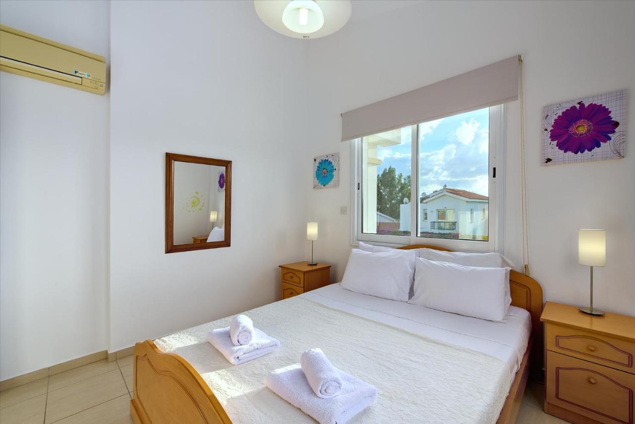 Villa Crystal By Ezoria Villas Coral Bay Luaran gambar