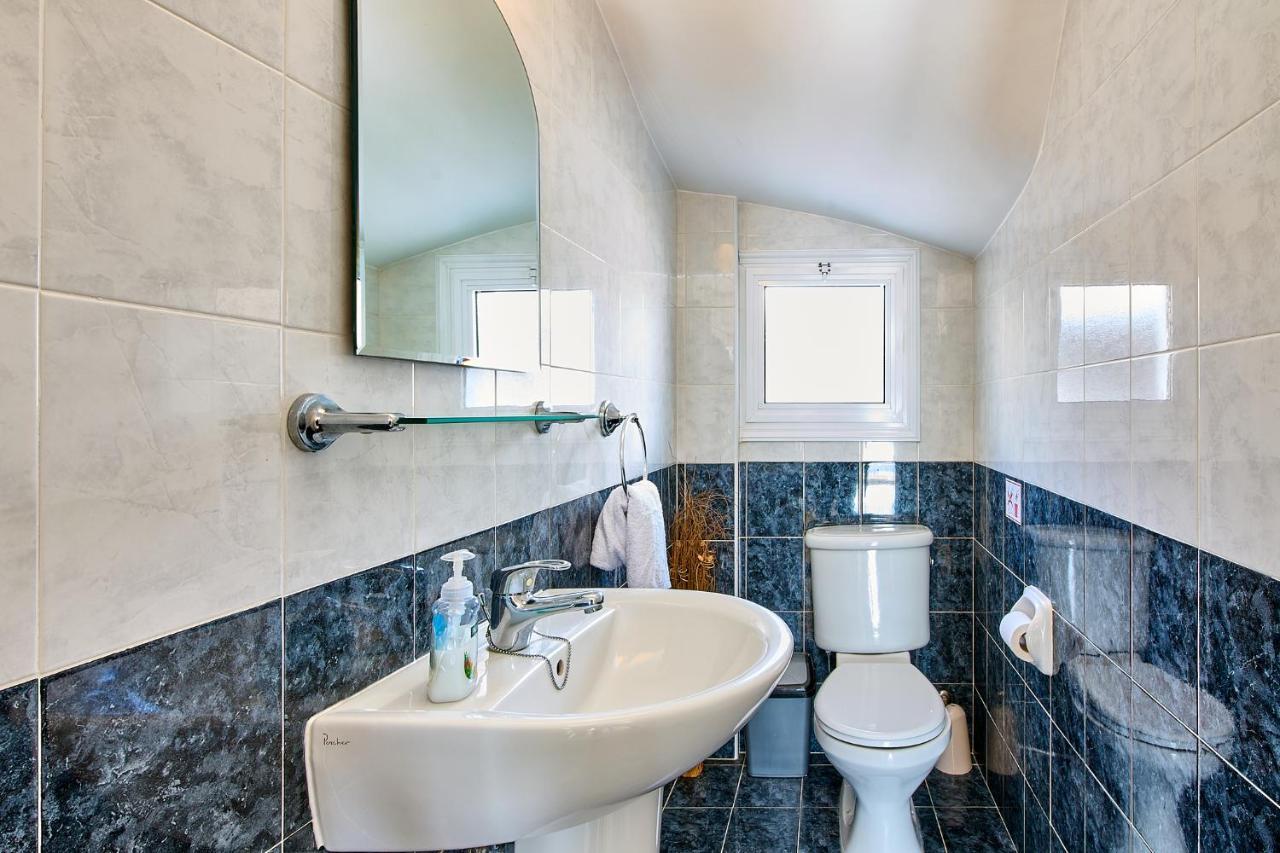 Villa Crystal By Ezoria Villas Coral Bay Luaran gambar